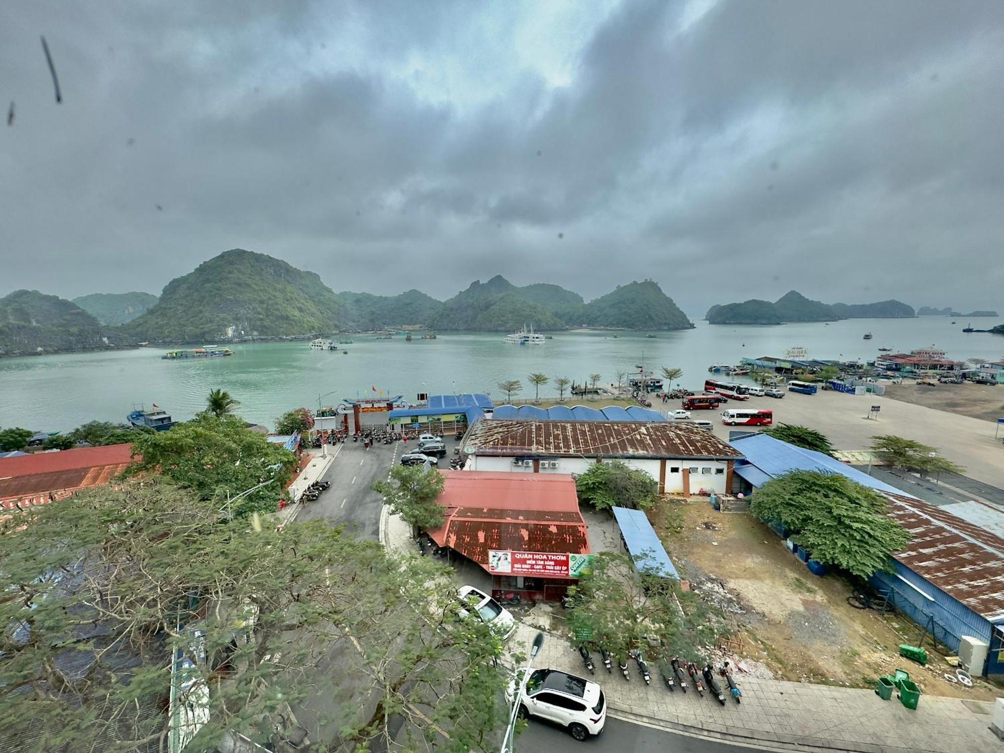 Cat Ba Plaza Hotel Dong Khe Sau ภายนอก รูปภาพ