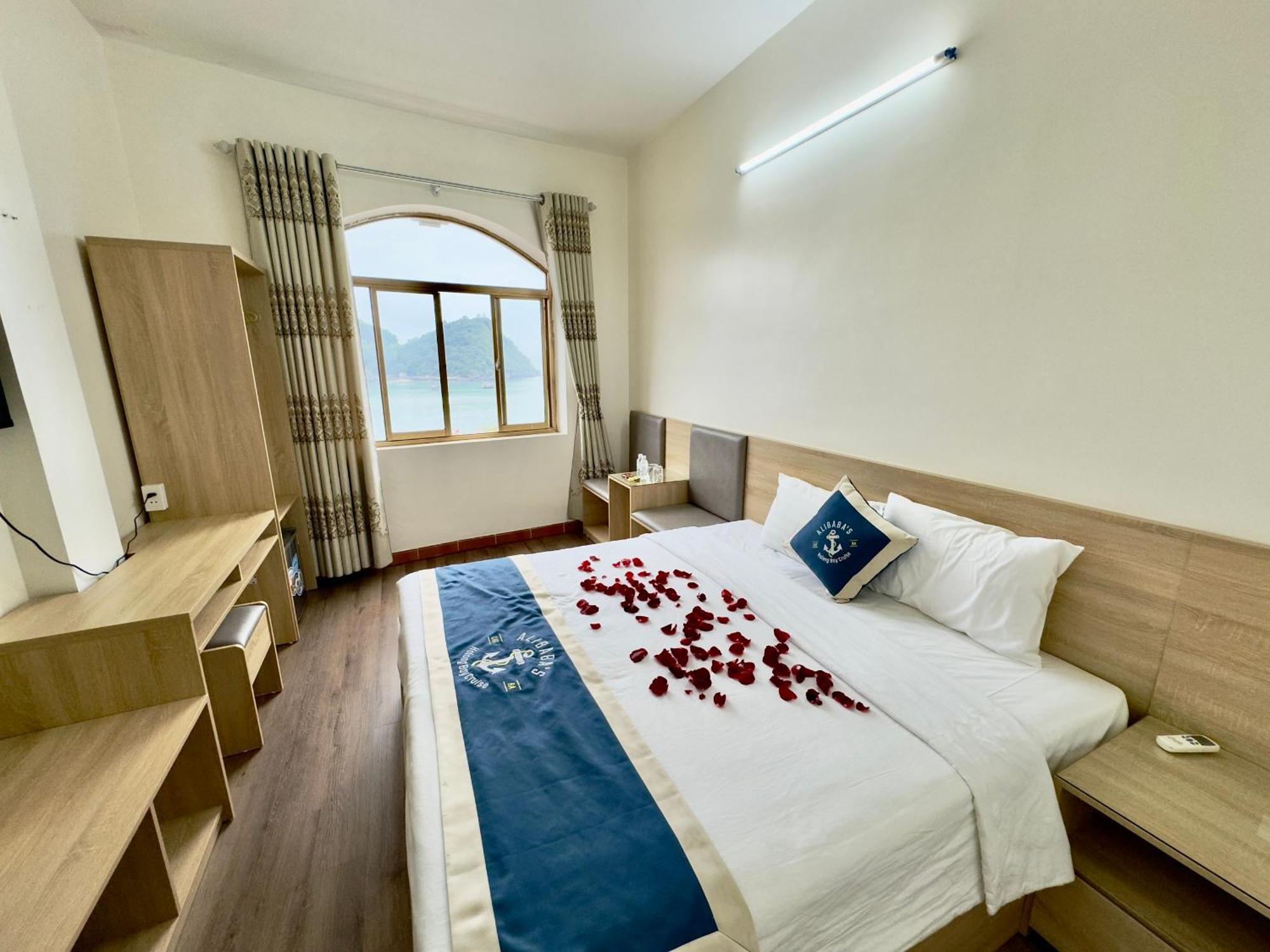 Cat Ba Plaza Hotel Dong Khe Sau ภายนอก รูปภาพ
