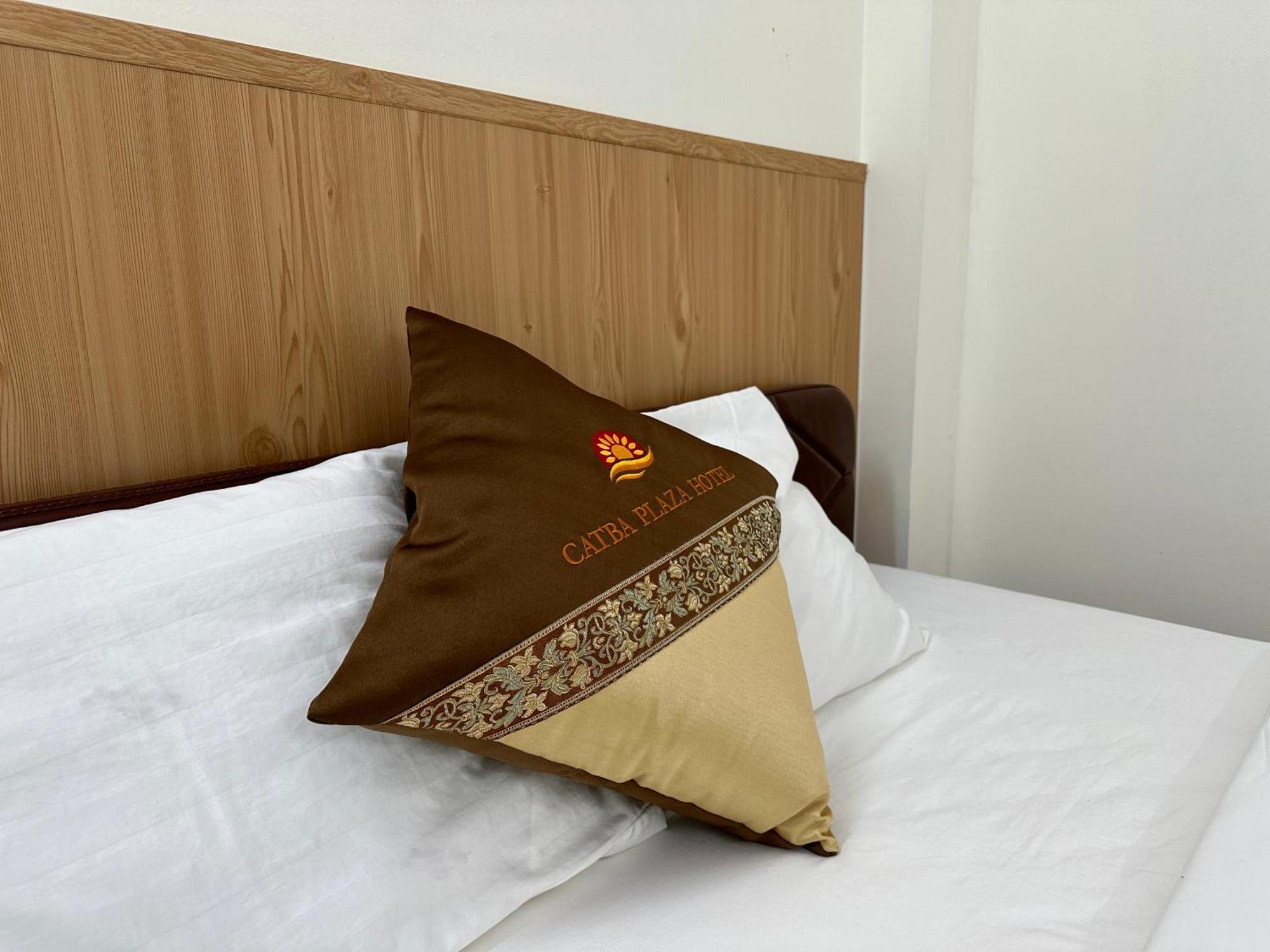 Cat Ba Plaza Hotel Dong Khe Sau ภายนอก รูปภาพ